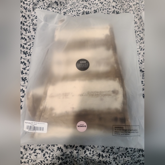 Sweatpants and crop top new - Picture 7 of 8